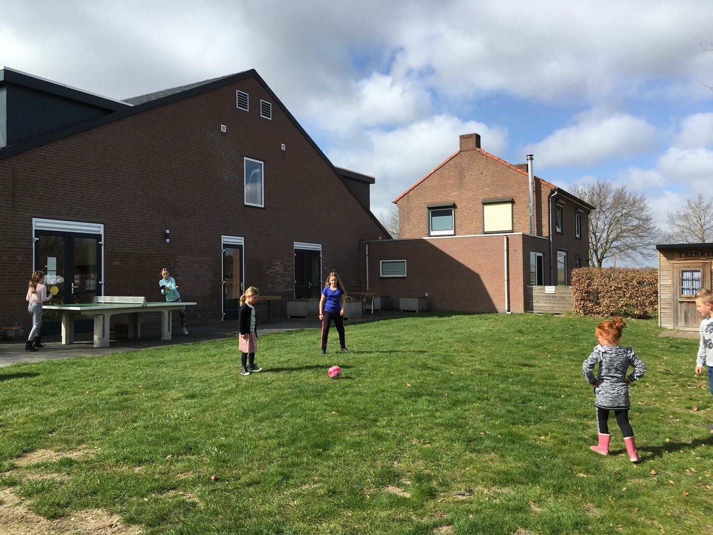 Spelende kinderen bb wijchen