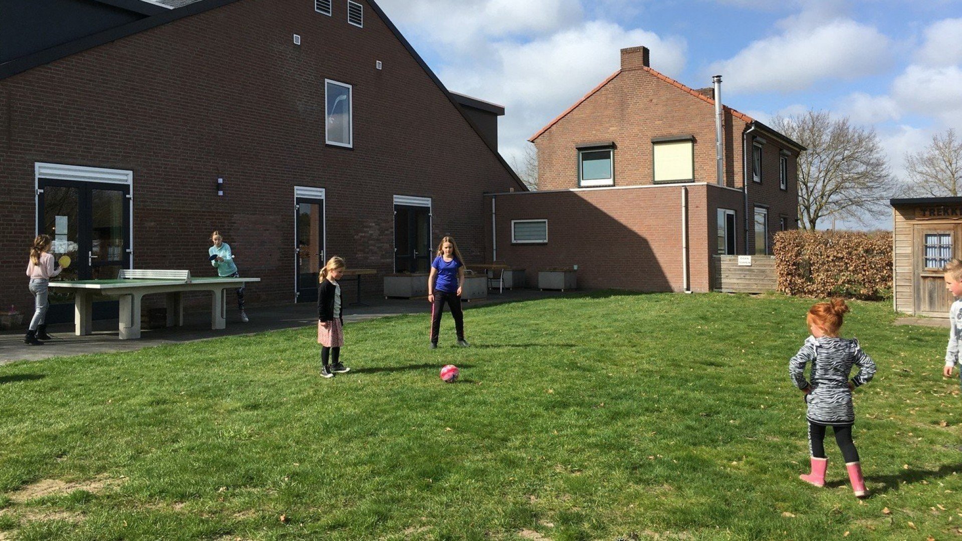 Spelende kinderen bb wijchen