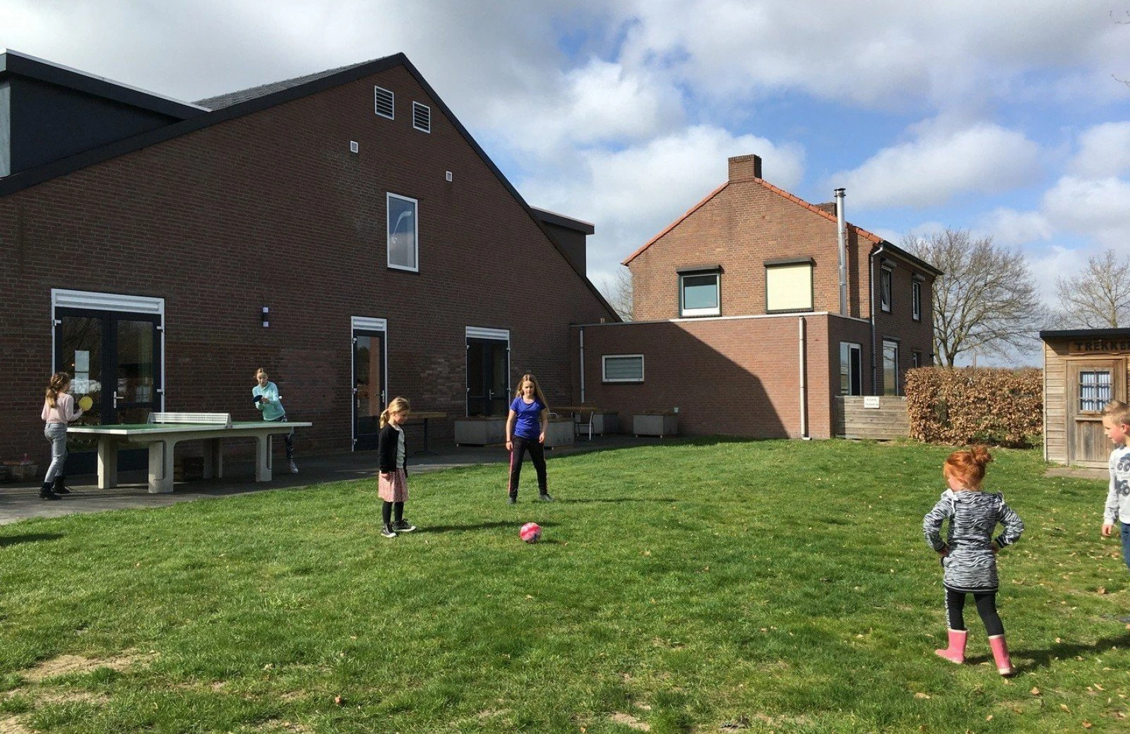 Spelende kinderen bb wijchen